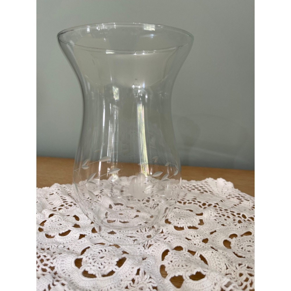 Vintage Princess House Etched Floral & leaf hurricane shade 1970s